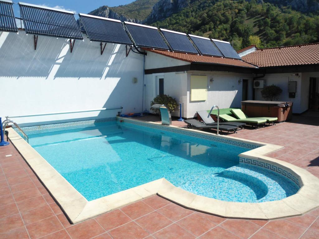 Pensiunea La Dolce Vita Băile Herculane Εξωτερικό φωτογραφία